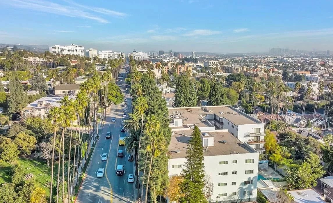 Right on Hollywood Boulevard - Steps from the Walk of Fame - 7560 Hollywood Blvd