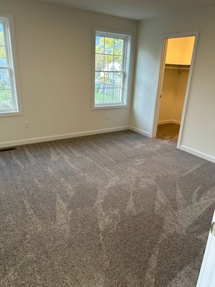 Building Photo - 5544 Poplar St