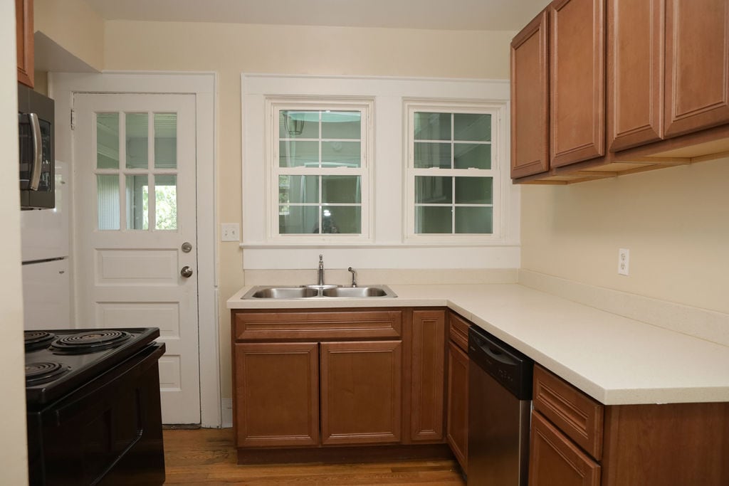 Building Photo - 603 Mayflower Dr