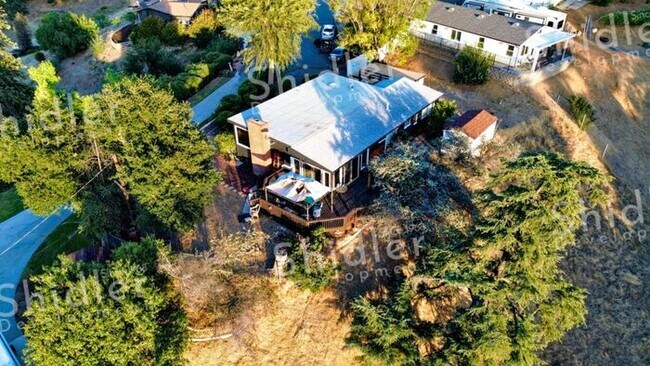 Building Photo - The Bridge House - 2 Bed 1 Bath with Uncompromising Views