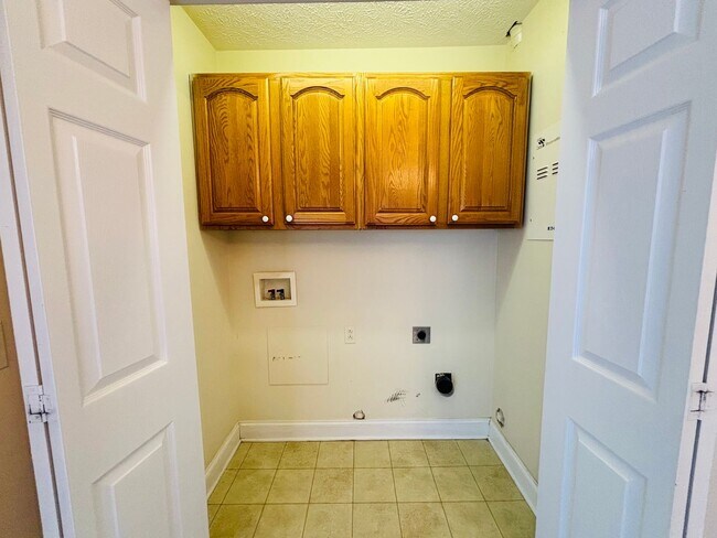 Building Photo - 230 Willow Oak Dr NW