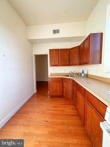 Building Photo - 3900 Terrace St