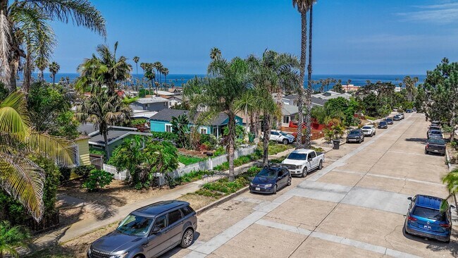 Building Photo - Charming Ocean Beach Home!