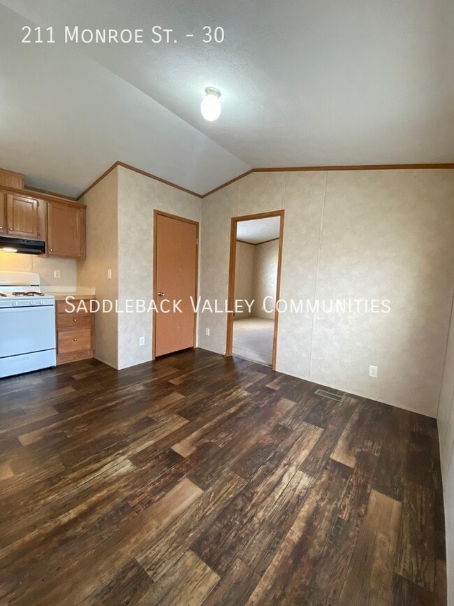 Building Photo - 211 Monroe St