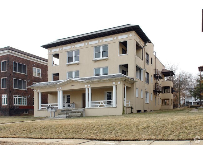 Building Photo - 3403 Fairview Ave