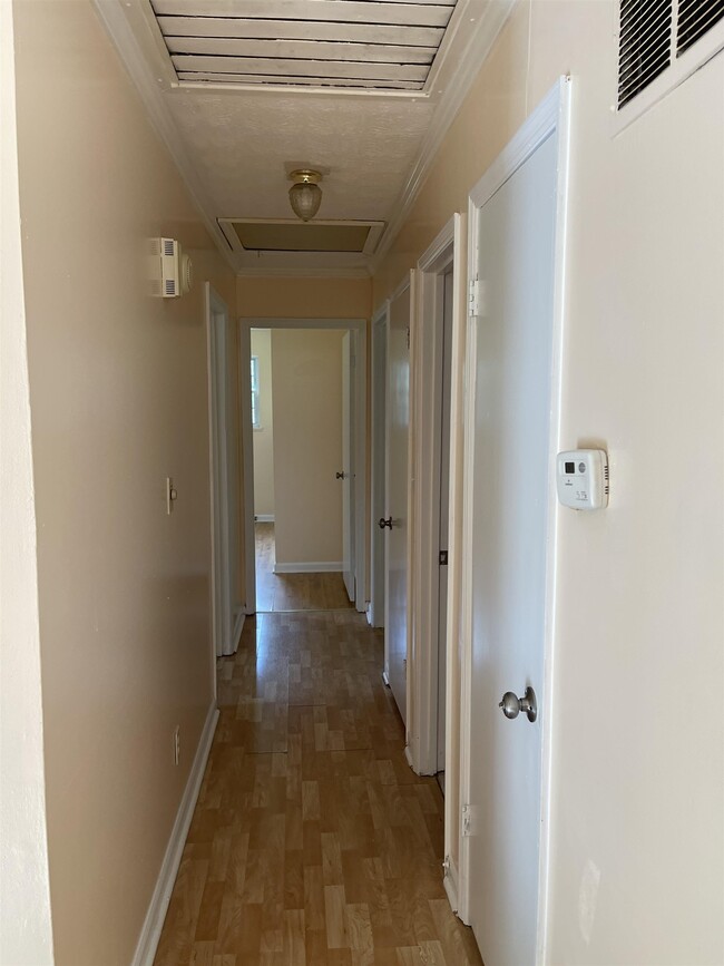 Building Photo - 152 Rountree Rd