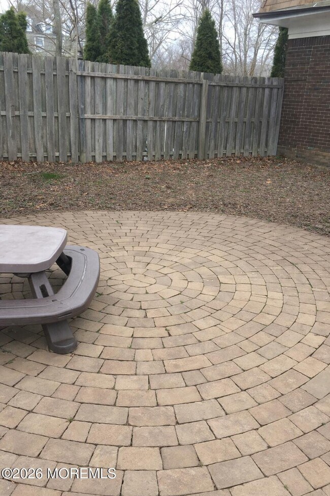 Building Photo - 2 Carbury Rd