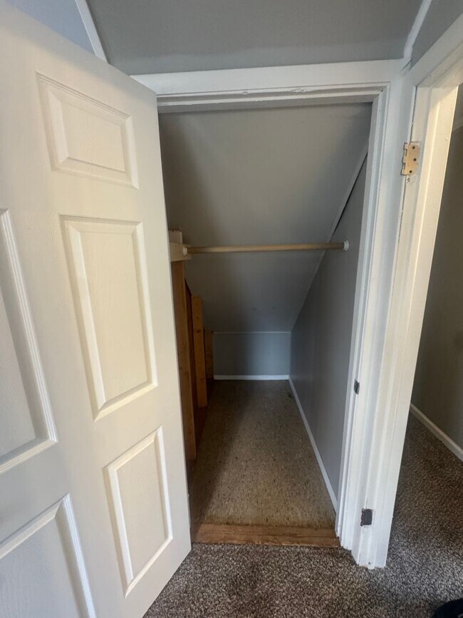 Building Photo - Gorgeous West Lafayette 4 bedroom Home - New Kitchen, Many Upgrades!