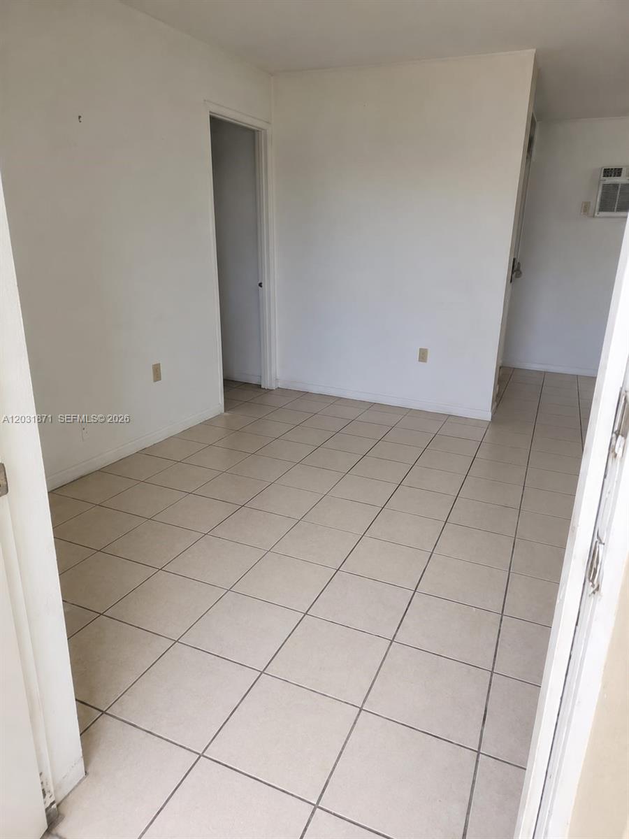 Building Photo - 8935 SW 28th St
