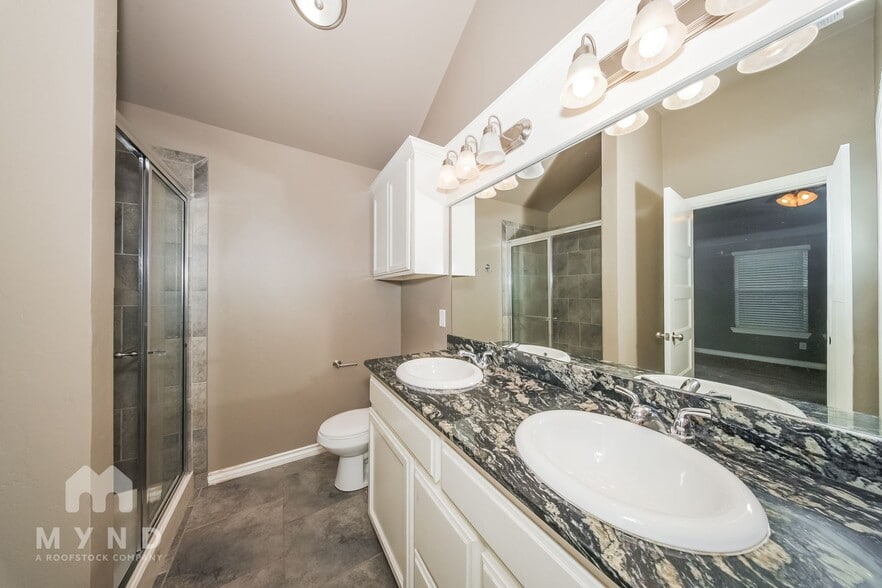 Building Photo - 1019 Merlin Dr