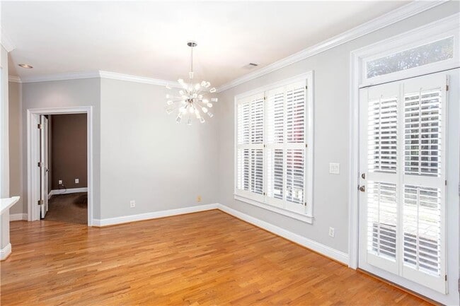 Building Photo - 3206 Windsor Lake Dr NE