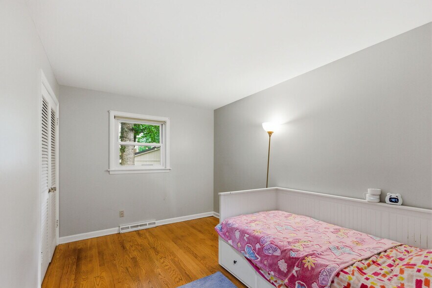 Building Photo - 1204 Forest Ct