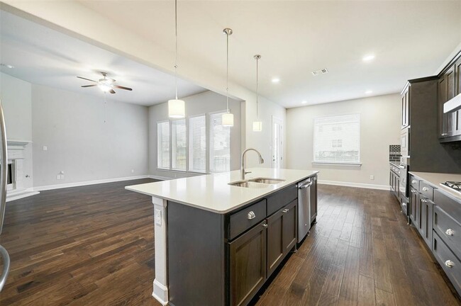 Building Photo - 5308 Via Besso Dr