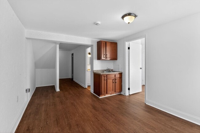 Building Photo - 4 Bed 3.5 Bath in Gaithersburg