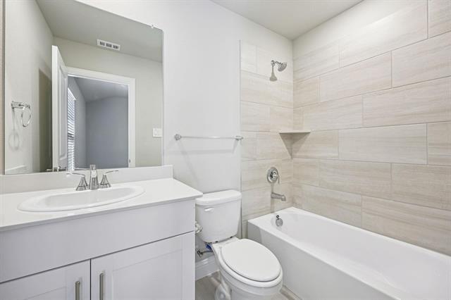 Building Photo - 409 Midnight Oak Dr