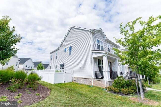 Building Photo - 41914 Spring Air Dr