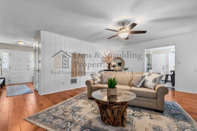 Building Photo - 1480 Spring Hill Cir