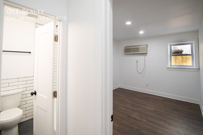 Building Photo - 1413 Lombard St