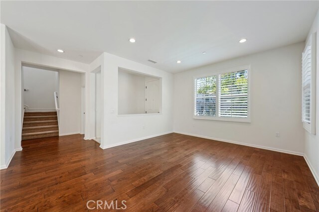 Building Photo - 75 Emerald Clover