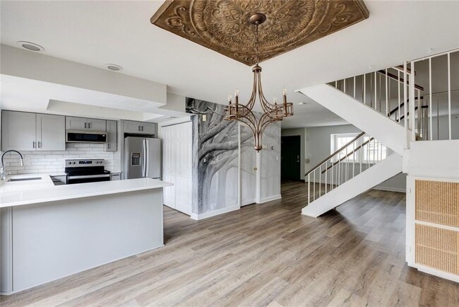 Building Photo - 7094 Stonington Dr NE