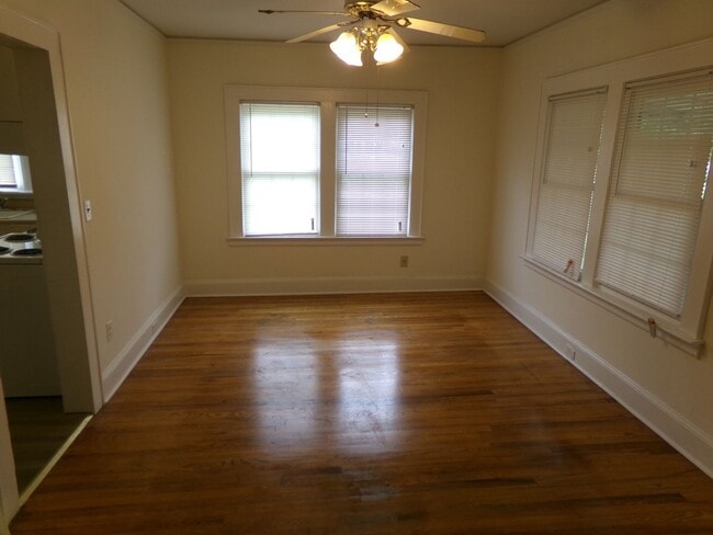 Building Photo - Spacious 3-Bedroom 2-Bathroom Home