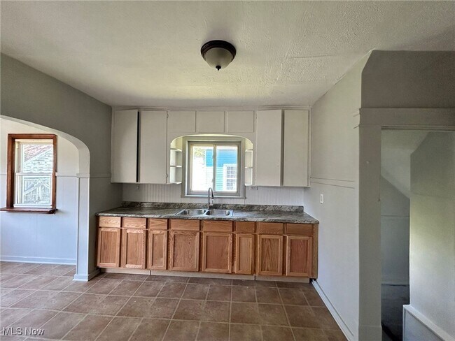 Building Photo - 2634 Apple Ave