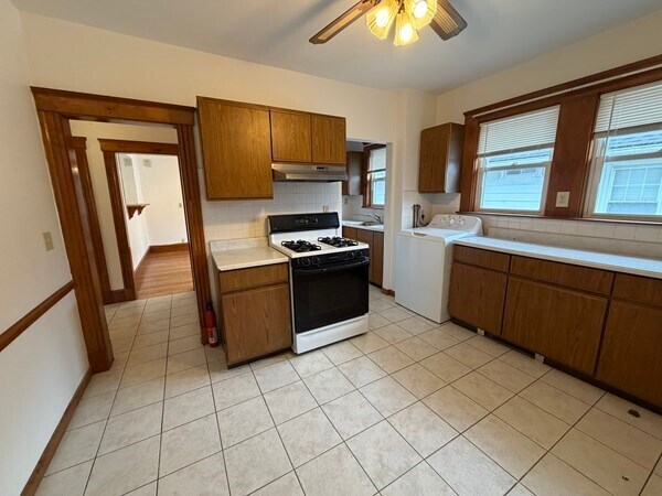 Kitchen - 227 Riverside Ave