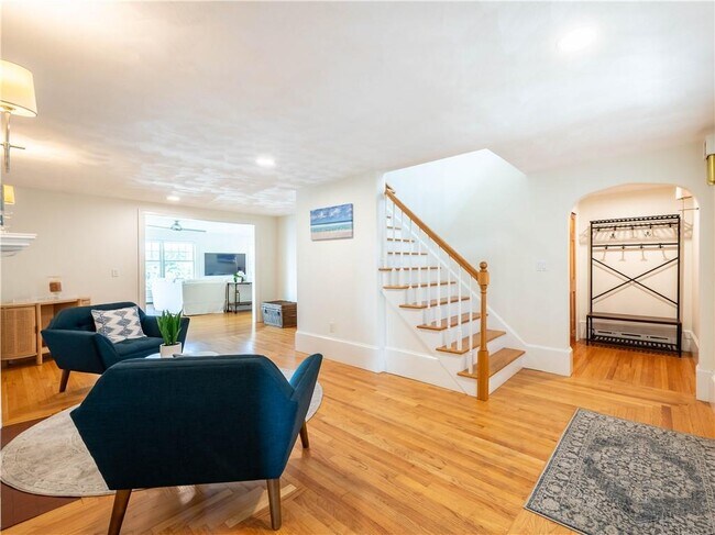 Building Photo - 573 Wolcott Ave