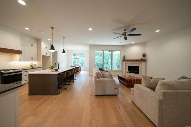 Building Photo - 15112 Matterhorn Lp