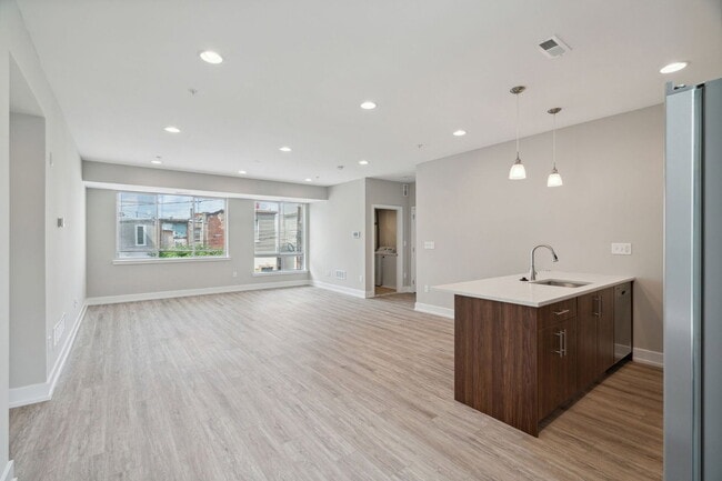 Building Photo - 2612 Annin St