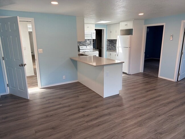 Dinning Room - Yakima River