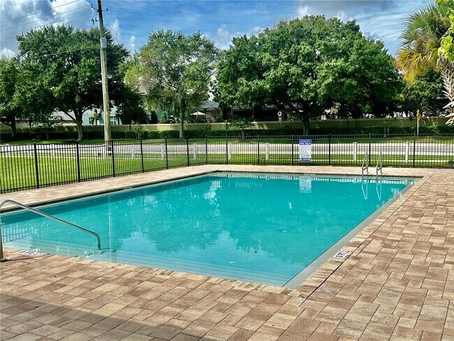 Building Photo - 710 Spring Creek Dr