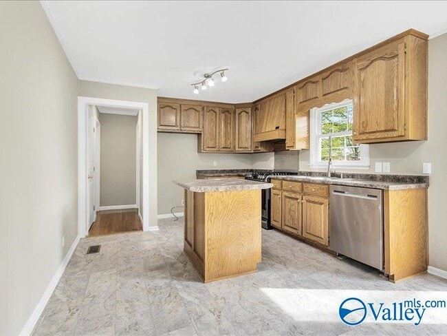 Building Photo - 315 Jack Coleman Dr NW