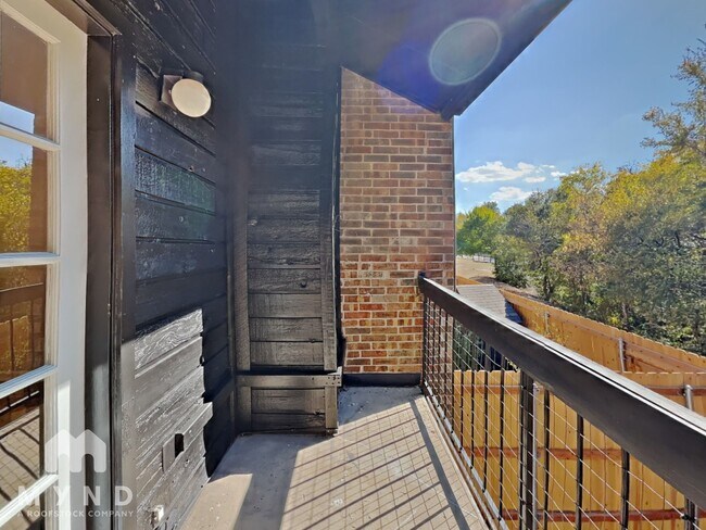 Building Photo - 7525 Holly Hill Dr