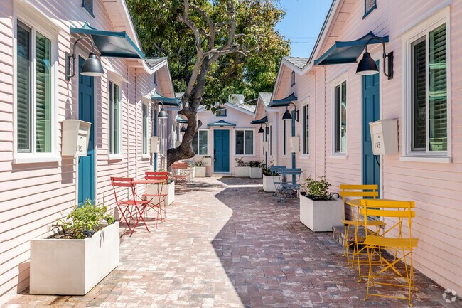 Primary Photo - Venice Cottages