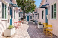 Building Photo - Venice Cottages