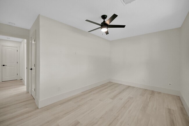 Building Photo - 6026 Willowbend Blvd