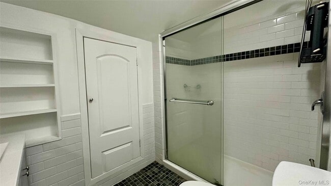 Building Photo - 22 Ludlam Ave