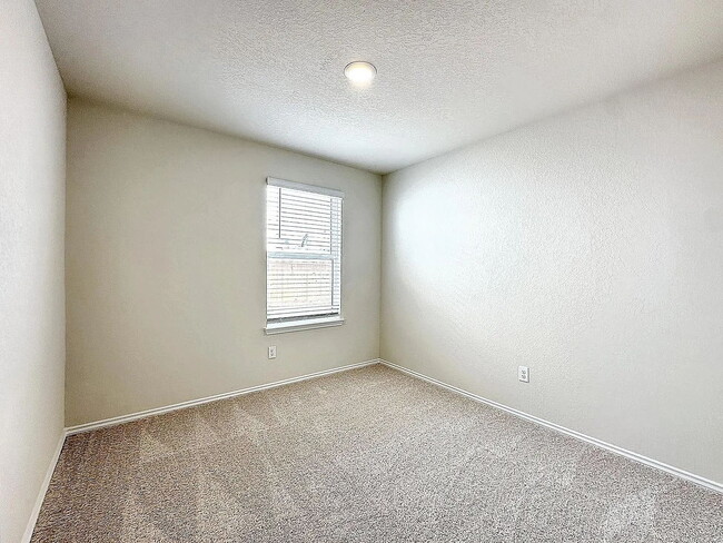 Building Photo - "Charming 3-Bed 2 bath Oasis in New Braunfels