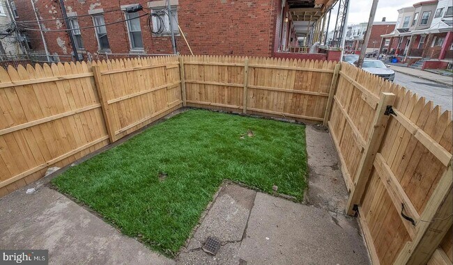 Building Photo - Charming 2BR Duplex in West Philadelphia