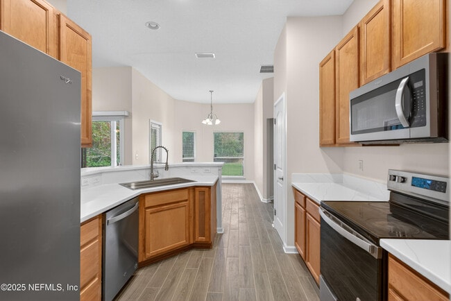 Building Photo - 14344 Summer Breeze Dr