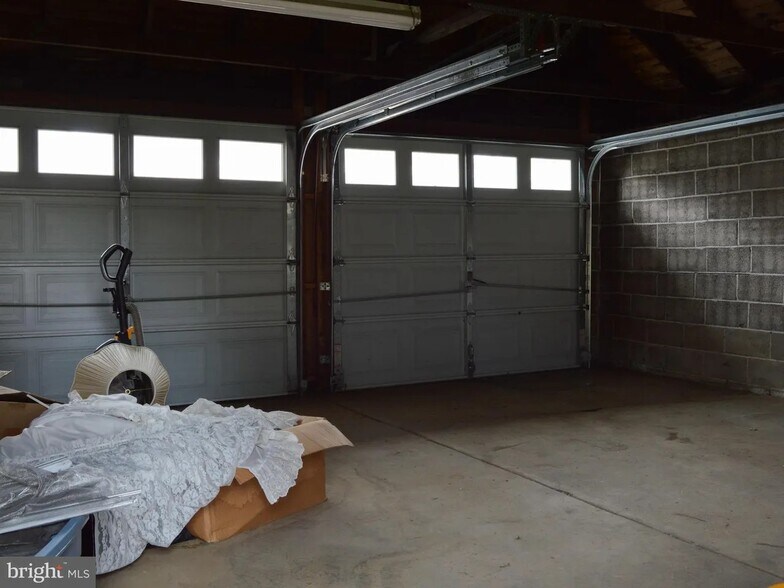 Building Photo - 2203 Fairview Ave