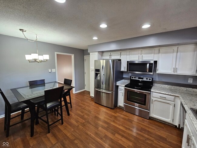 Building Photo - 3121 Shadow Brook Dr