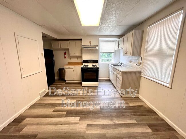 Building Photo - 1509 Hatteras St