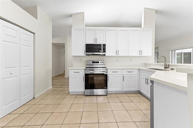 Building Photo - 5606 NW 109th Way