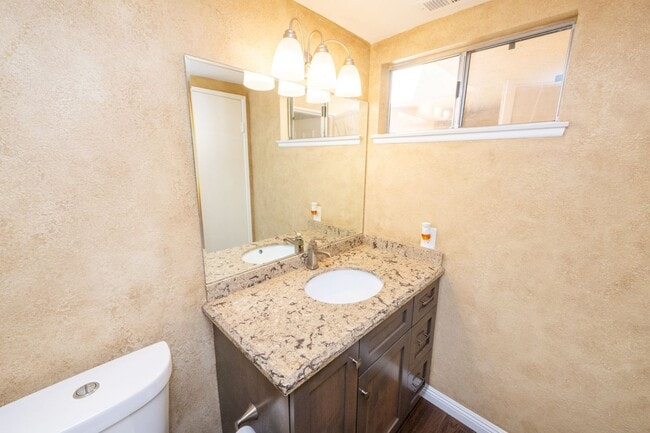 Building Photo - 2BR/2.5BA Townhome with garage - READY NOW!