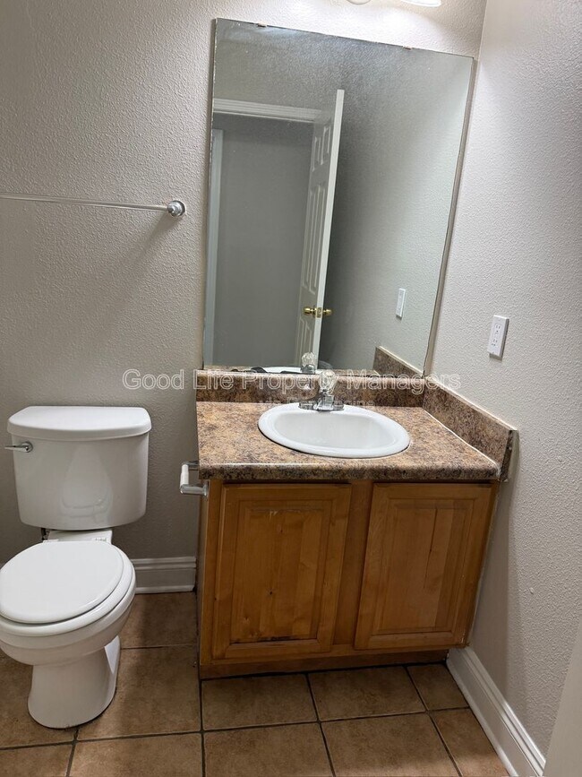 Building Photo - 8440 Chisholm Rd