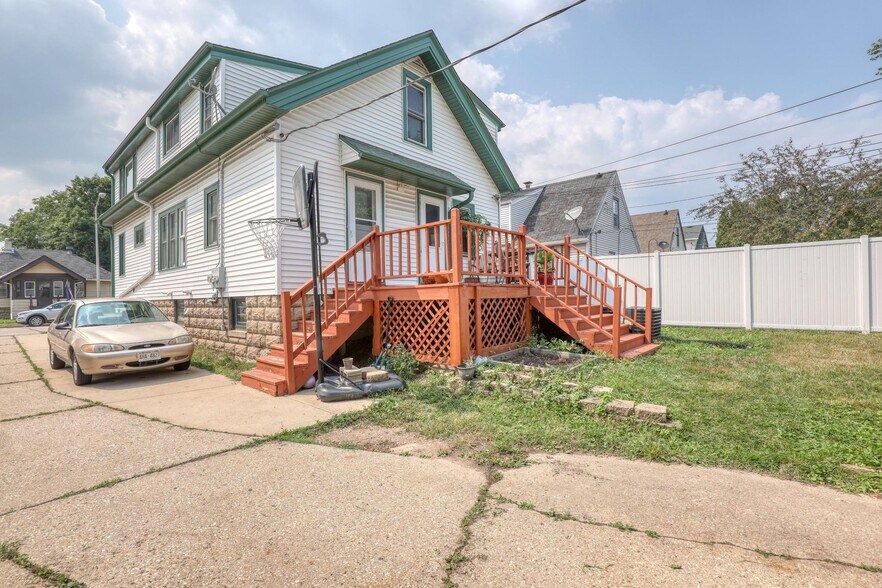 Building Photo - 1944 S 92nd St