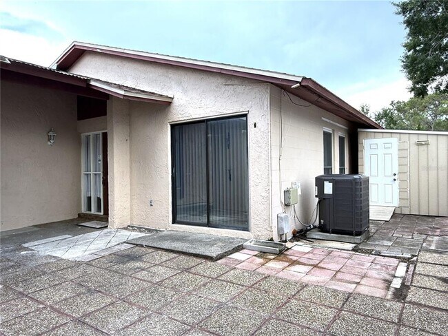 Building Photo - 5006 Parkhill Dr
