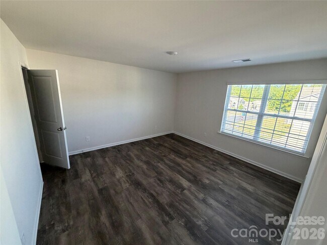 Building Photo - 7868 Whispering Strm Dr